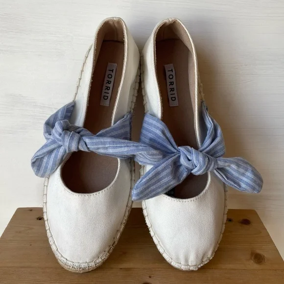 Torrid Ivory Canvas Espadrille Flats NWT! Size 11.5 - Picture 3 of 13